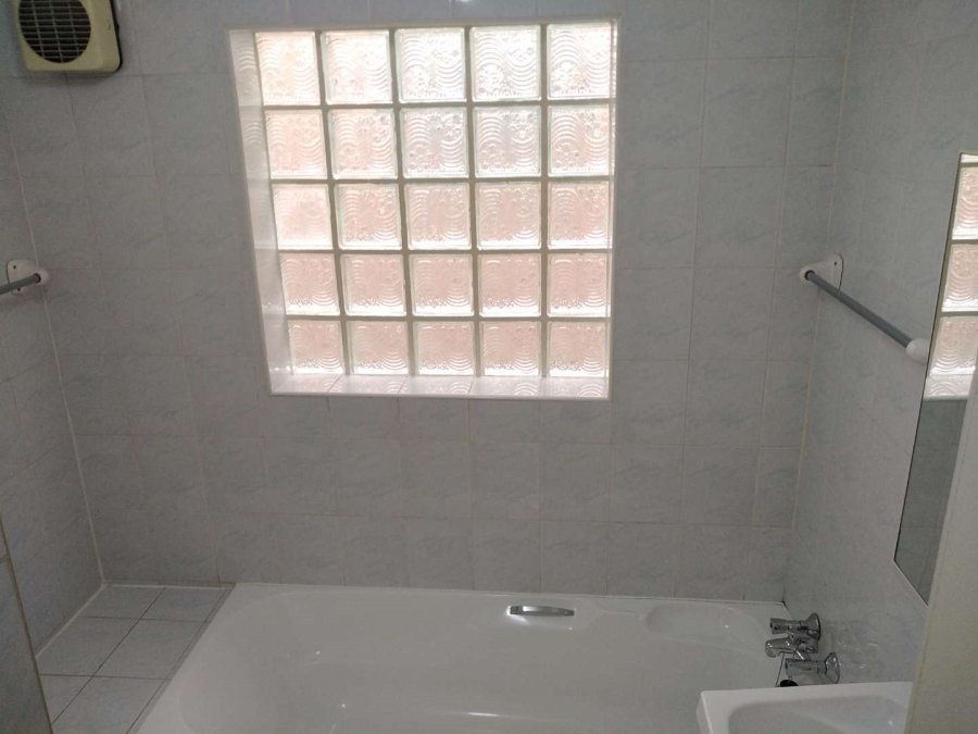 3 Bedroom Property for Sale in Glen Marais Gauteng