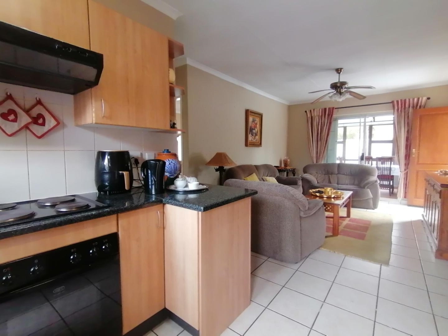 2 Bedroom Property for Sale in Rooihuiskraal North Gauteng