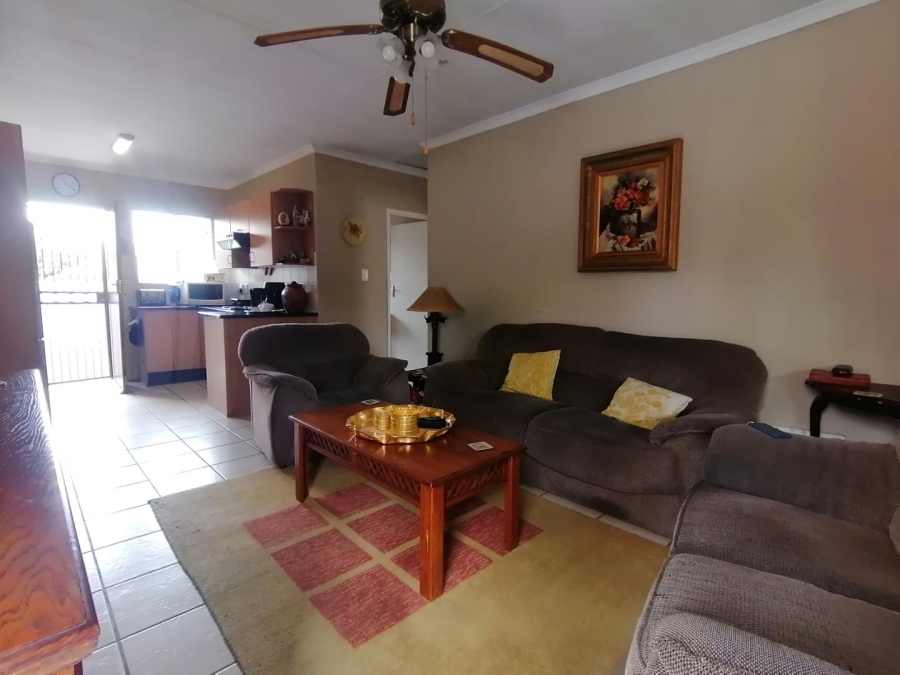 2 Bedroom Property for Sale in Rooihuiskraal North Gauteng