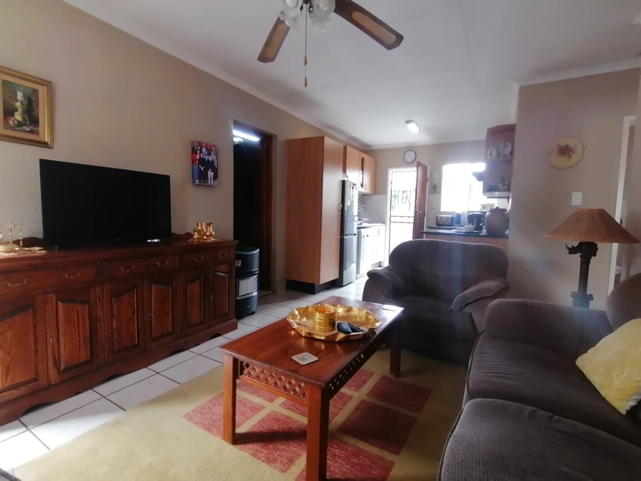 2 Bedroom Property for Sale in Rooihuiskraal North Gauteng