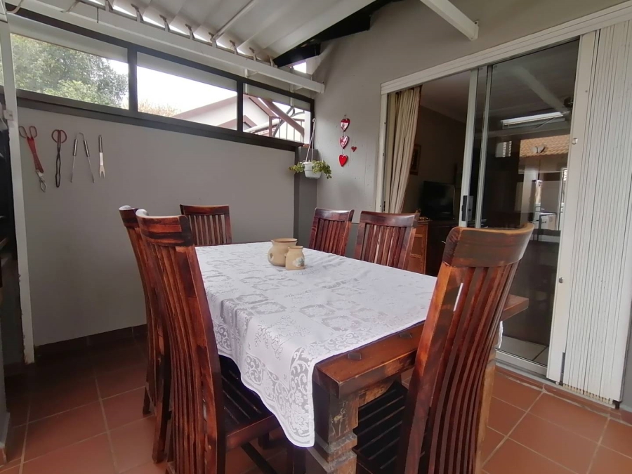 2 Bedroom Property for Sale in Rooihuiskraal North Gauteng
