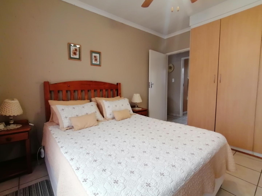 2 Bedroom Property for Sale in Rooihuiskraal North Gauteng