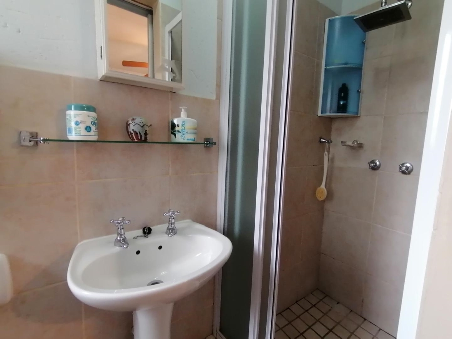 2 Bedroom Property for Sale in Rooihuiskraal North Gauteng