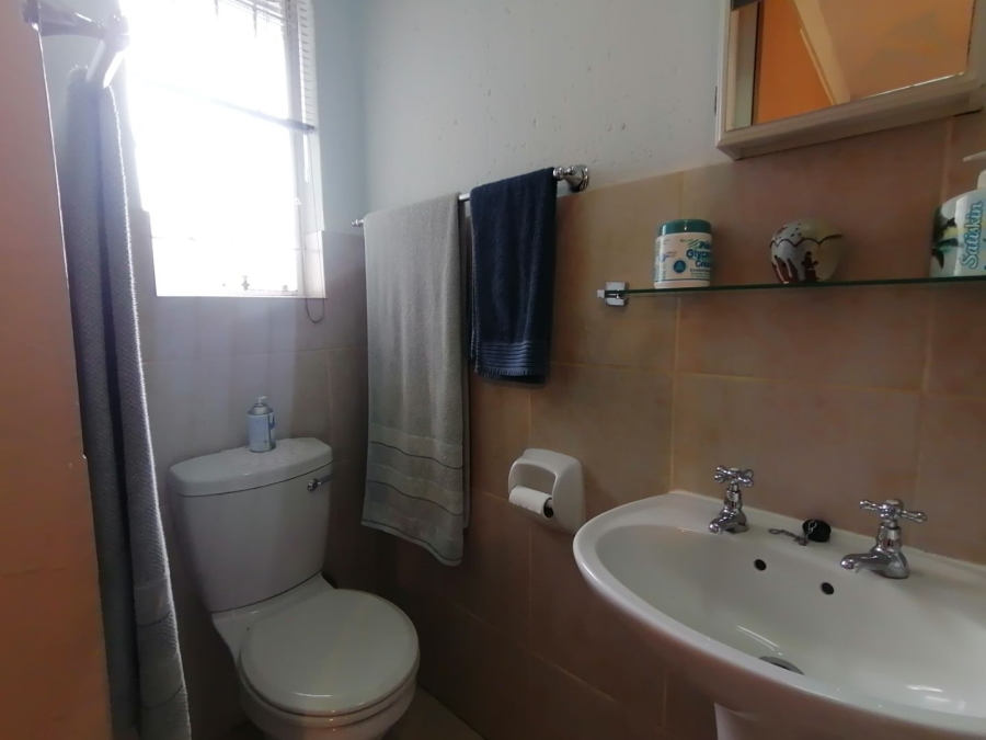2 Bedroom Property for Sale in Rooihuiskraal North Gauteng