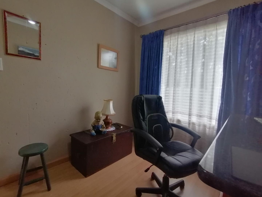 2 Bedroom Property for Sale in Rooihuiskraal North Gauteng