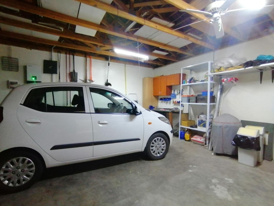 2 Bedroom Property for Sale in Rooihuiskraal North Gauteng