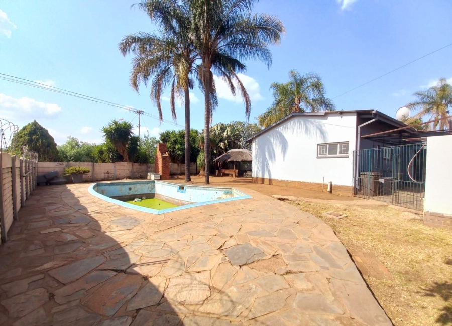 3 Bedroom Property for Sale in Kwaggasrand Gauteng