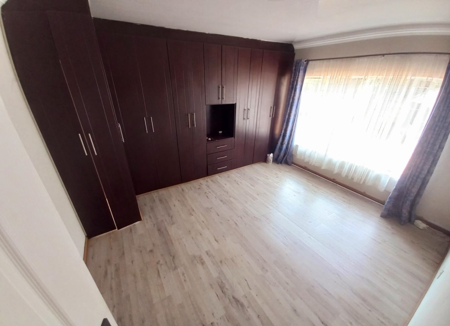 3 Bedroom Property for Sale in Kwaggasrand Gauteng