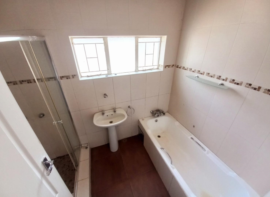 3 Bedroom Property for Sale in Kwaggasrand Gauteng
