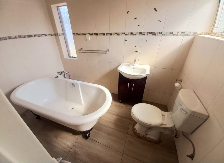 3 Bedroom Property for Sale in Kwaggasrand Gauteng