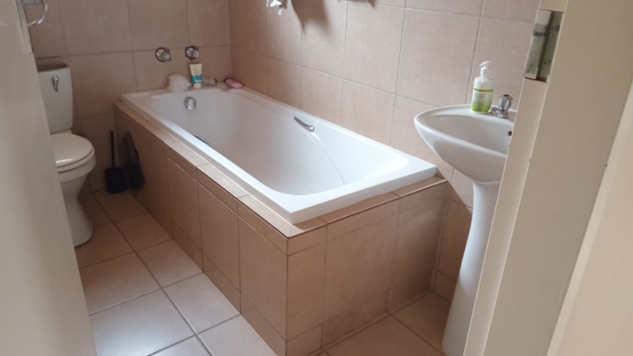 3 Bedroom Property for Sale in Thatch Hill Estate Gauteng