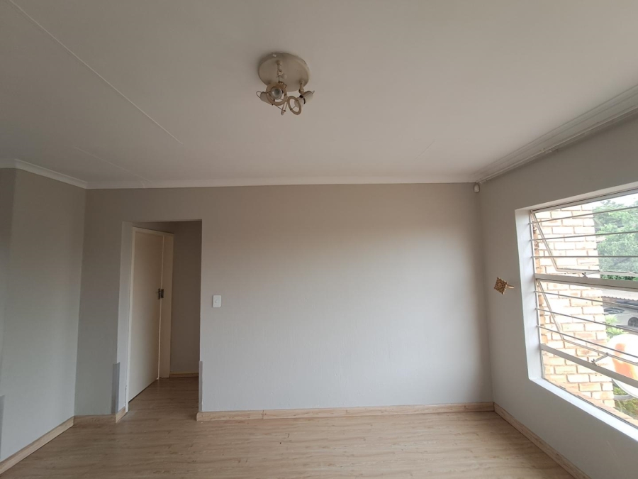 2 Bedroom Property for Sale in Heuwelsig Estate Gauteng