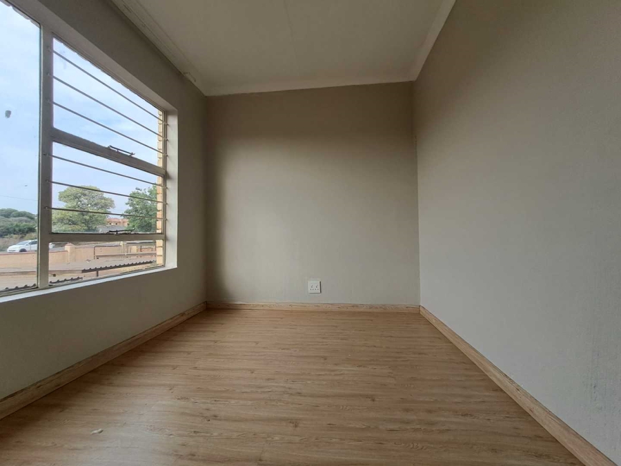 2 Bedroom Property for Sale in Heuwelsig Estate Gauteng