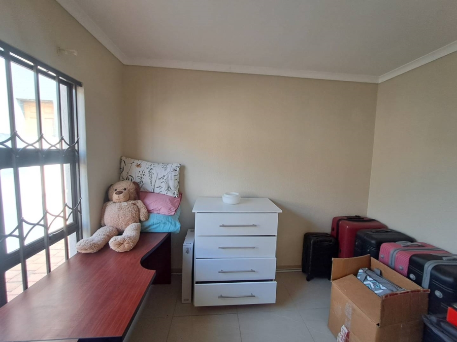 2 Bedroom Property for Sale in Blue Hills Gauteng