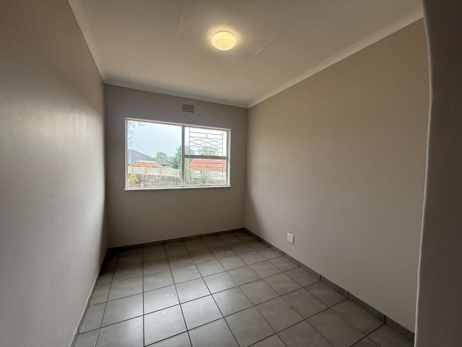 To Let 3 Bedroom Property for Rent in Wilro Park Gauteng