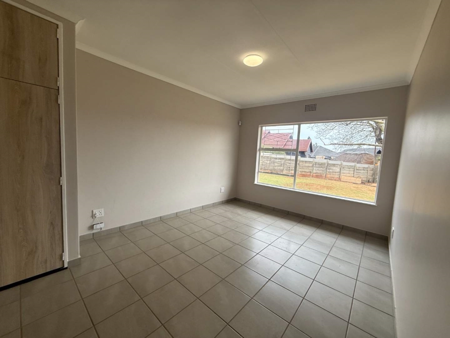 To Let 3 Bedroom Property for Rent in Wilro Park Gauteng