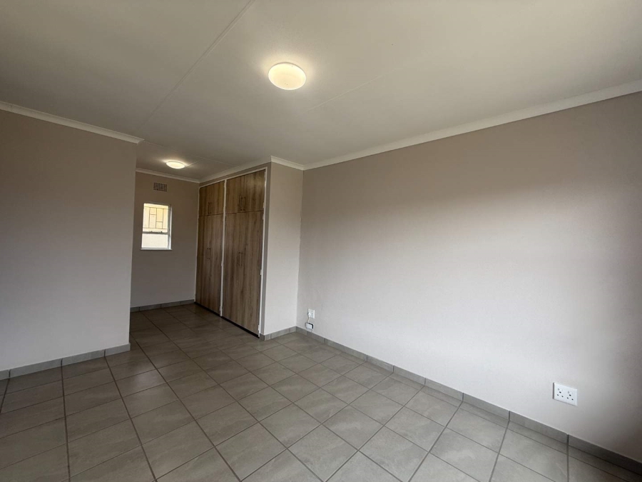 To Let 3 Bedroom Property for Rent in Wilro Park Gauteng