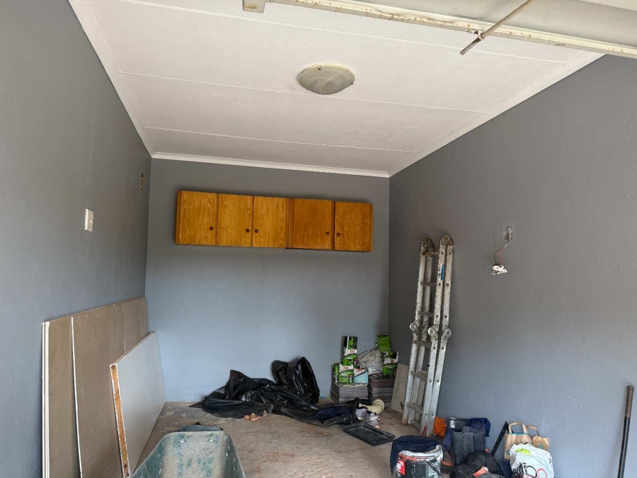 To Let 3 Bedroom Property for Rent in Wilro Park Gauteng