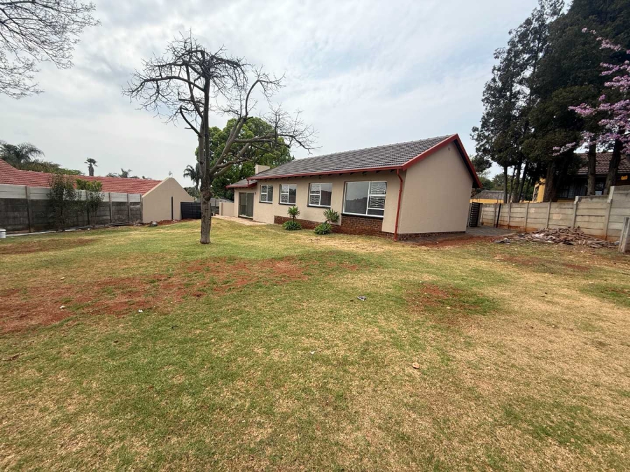 To Let 3 Bedroom Property for Rent in Wilro Park Gauteng