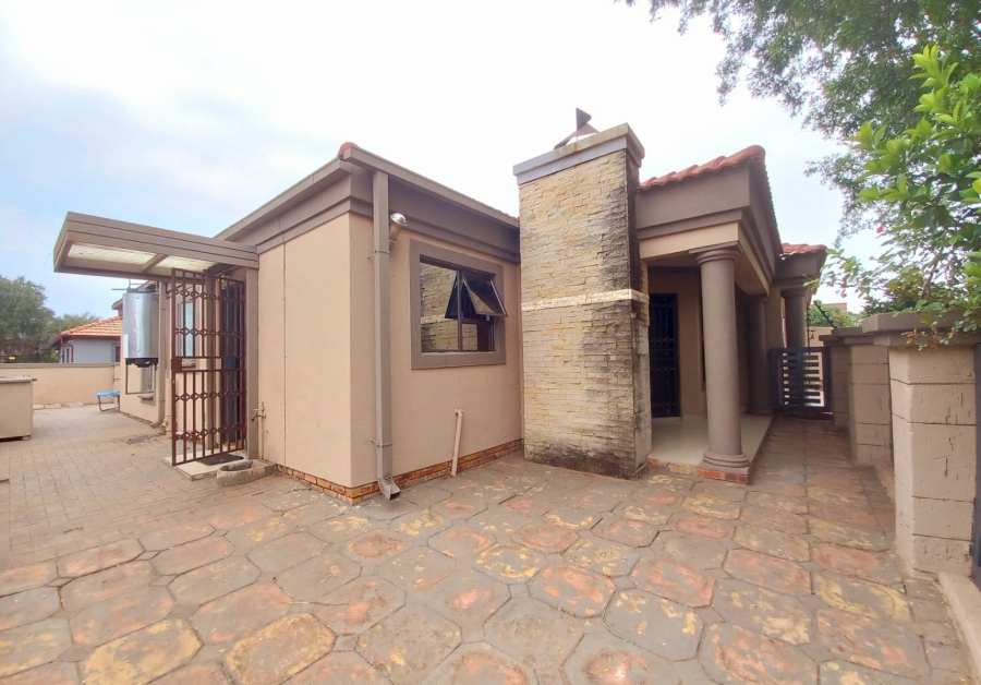 3 Bedroom Property for Sale in Elandspoort Gauteng
