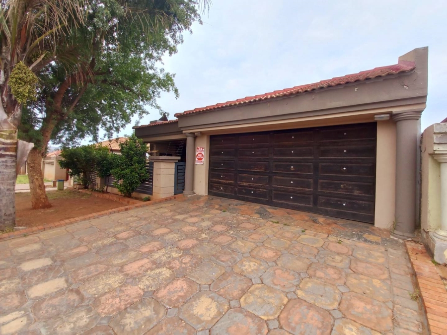 3 Bedroom Property for Sale in Elandspoort Gauteng
