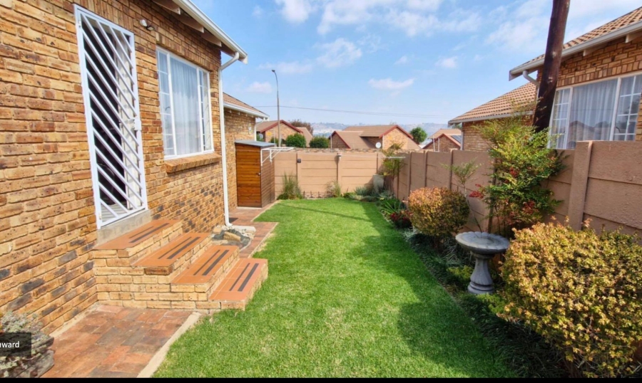 2 Bedroom Property for Sale in Radiokop Gauteng