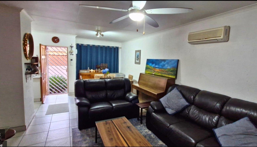 2 Bedroom Property for Sale in Radiokop Gauteng