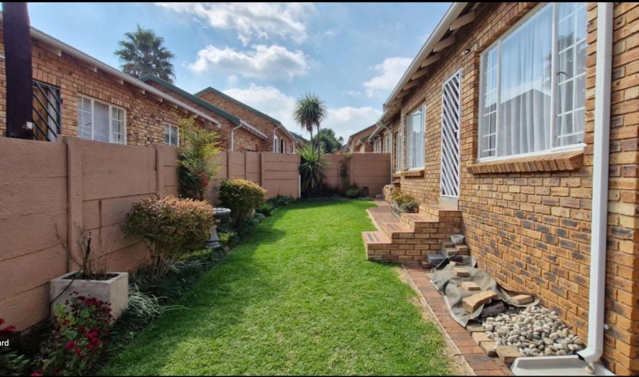 2 Bedroom Property for Sale in Radiokop Gauteng