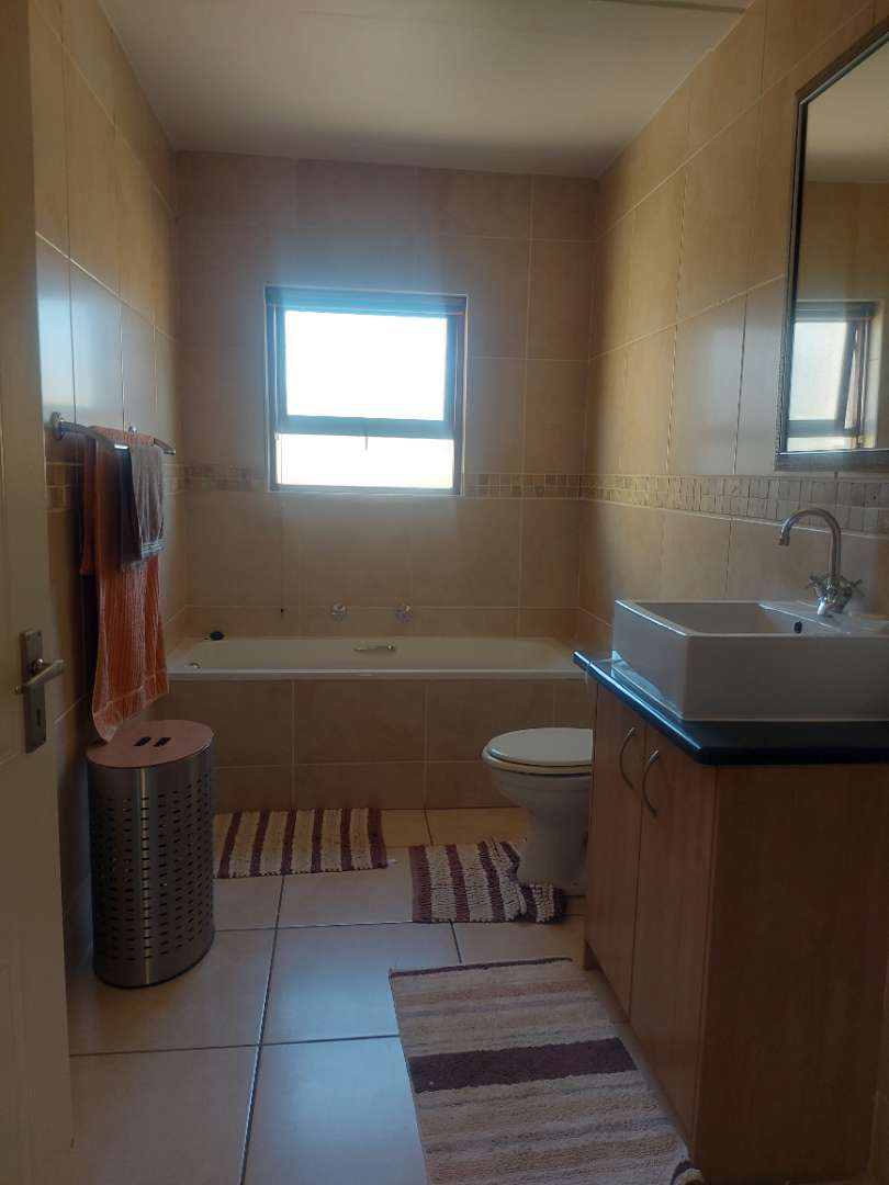 3 Bedroom Property for Sale in Noordheuwel Gauteng