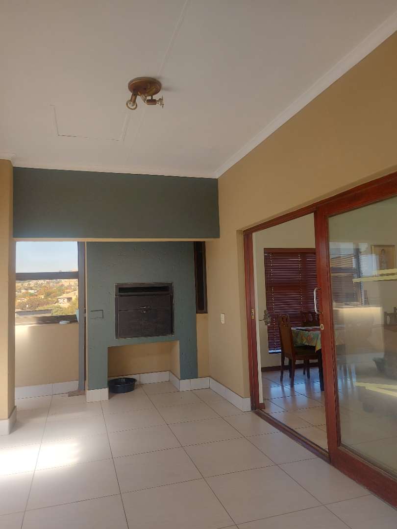 3 Bedroom Property for Sale in Noordheuwel Gauteng