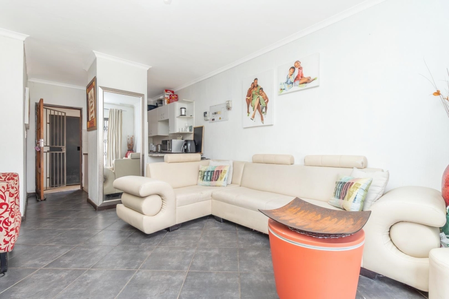 2 Bedroom Property for Sale in Wilgeheuwel Gauteng