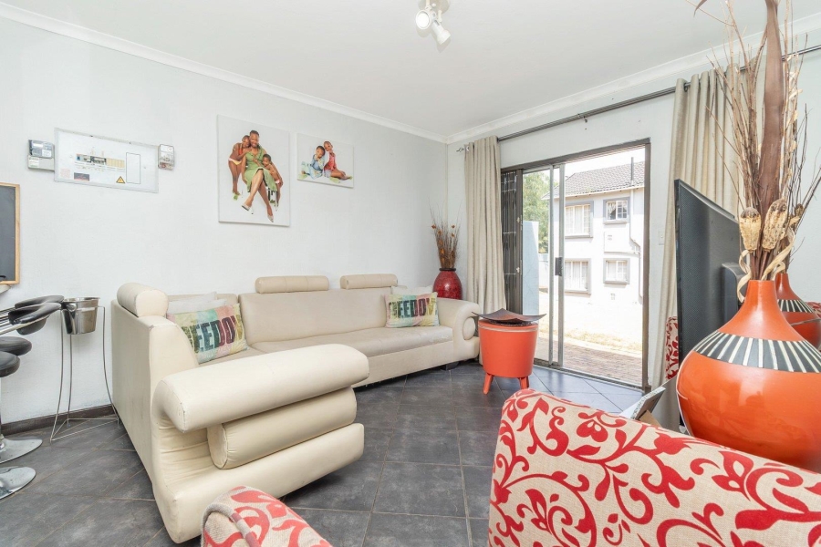 2 Bedroom Property for Sale in Wilgeheuwel Gauteng