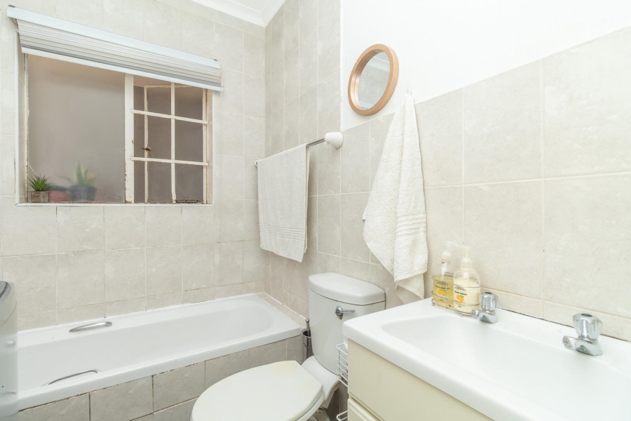 2 Bedroom Property for Sale in Wilgeheuwel Gauteng