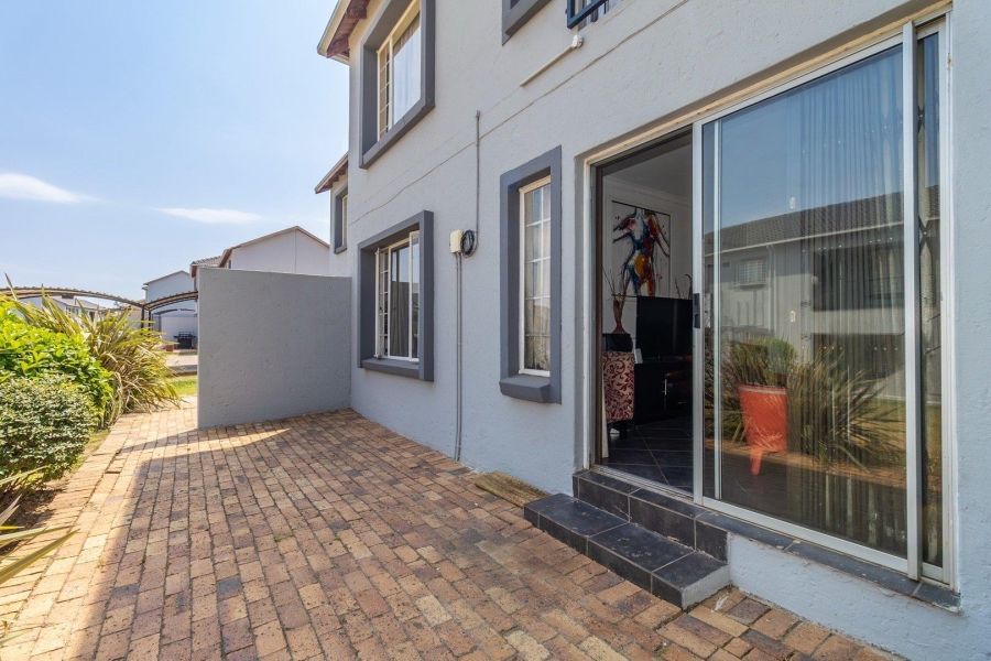 2 Bedroom Property for Sale in Wilgeheuwel Gauteng