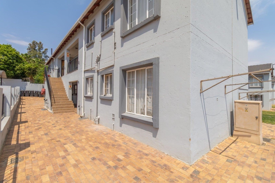 2 Bedroom Property for Sale in Wilgeheuwel Gauteng