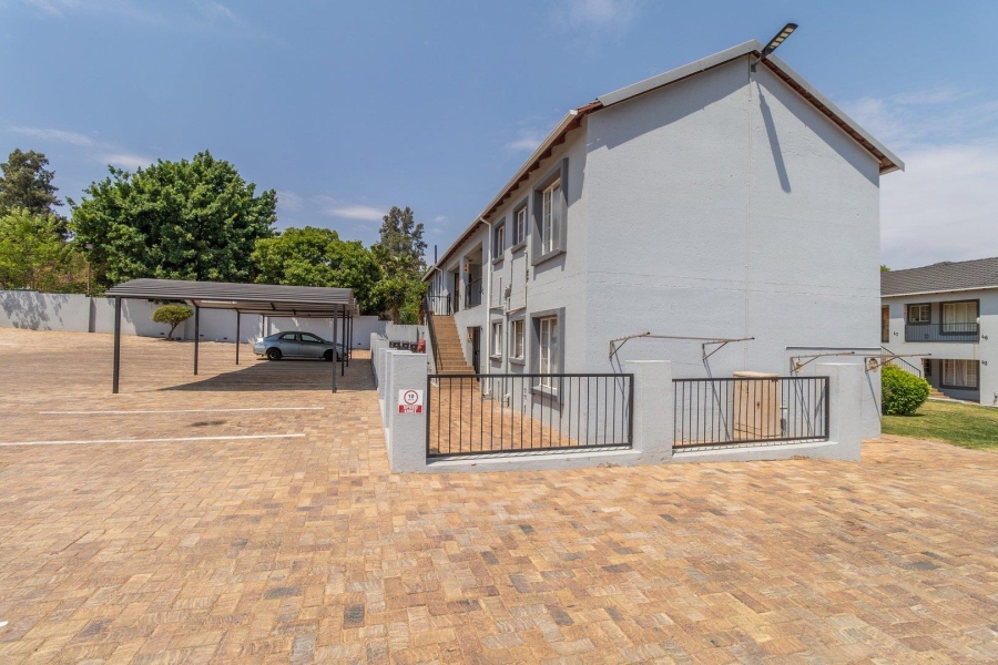 2 Bedroom Property for Sale in Wilgeheuwel Gauteng