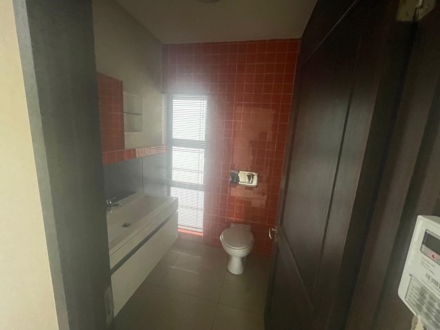 To Let 2 Bedroom Property for Rent in Melrose North Gauteng