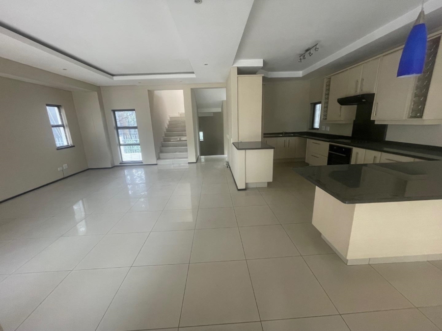 To Let 2 Bedroom Property for Rent in Melrose North Gauteng