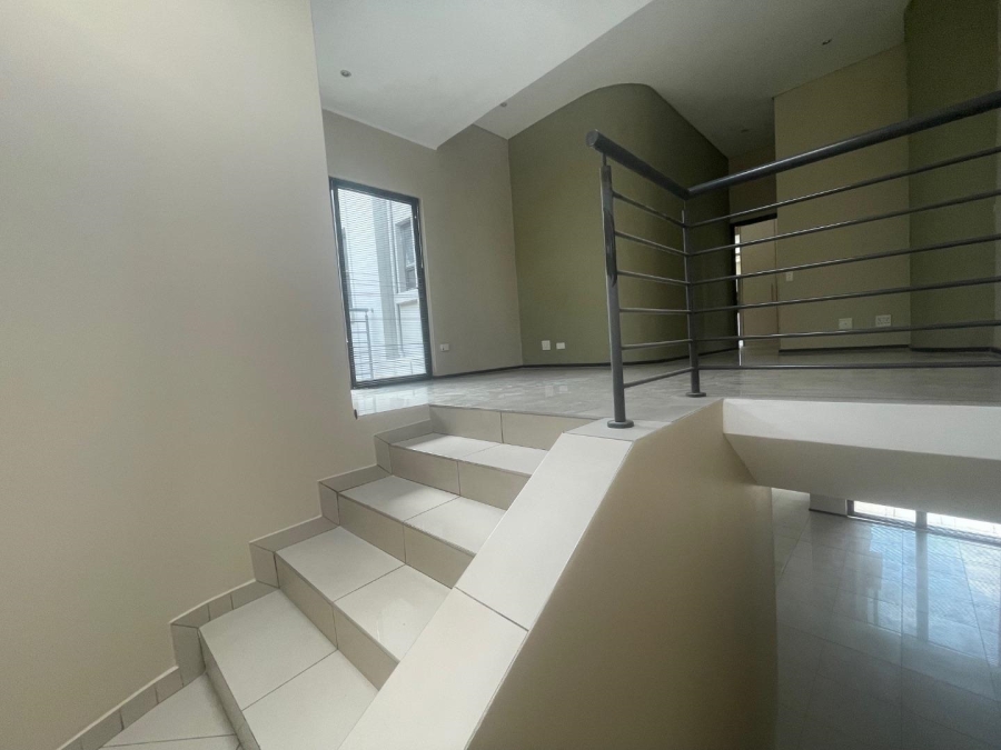 To Let 2 Bedroom Property for Rent in Melrose North Gauteng