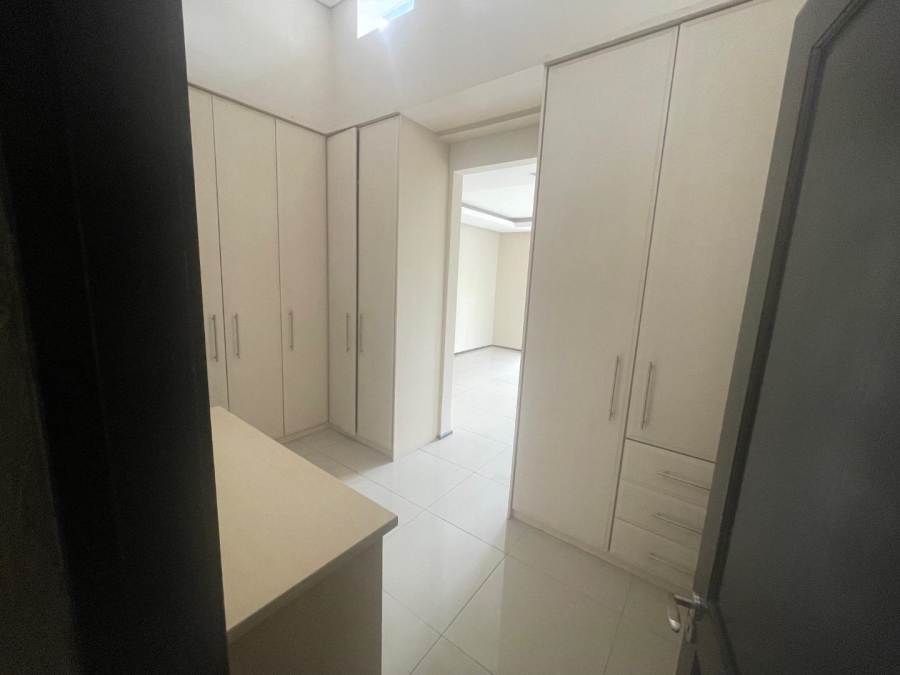To Let 2 Bedroom Property for Rent in Melrose North Gauteng
