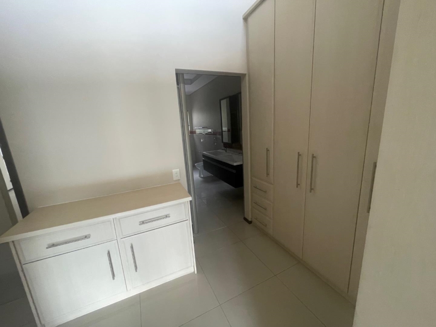 To Let 2 Bedroom Property for Rent in Melrose North Gauteng