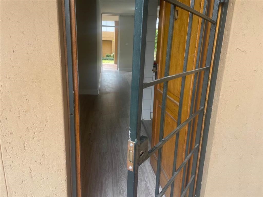 To Let 1 Bedroom Property for Rent in Riviera Gauteng