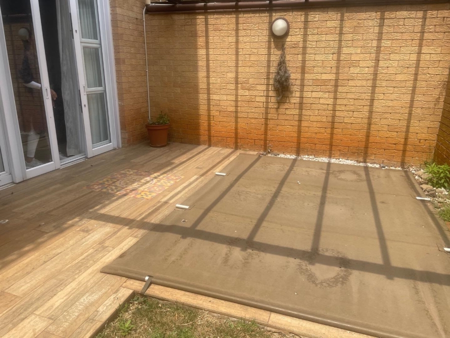 To Let 2 Bedroom Property for Rent in Illovo Gauteng