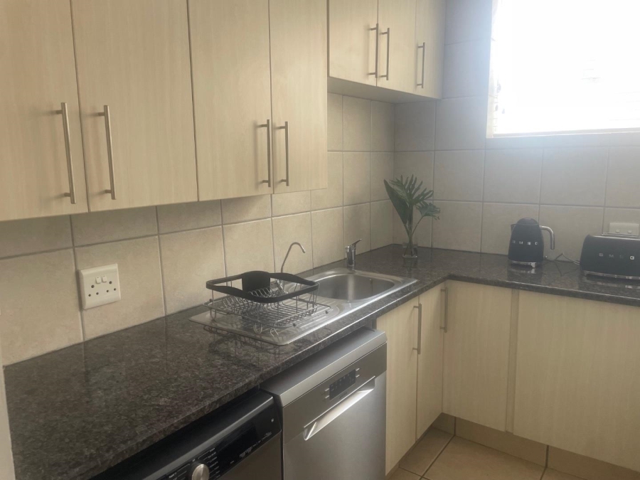 To Let 2 Bedroom Property for Rent in Illovo Gauteng