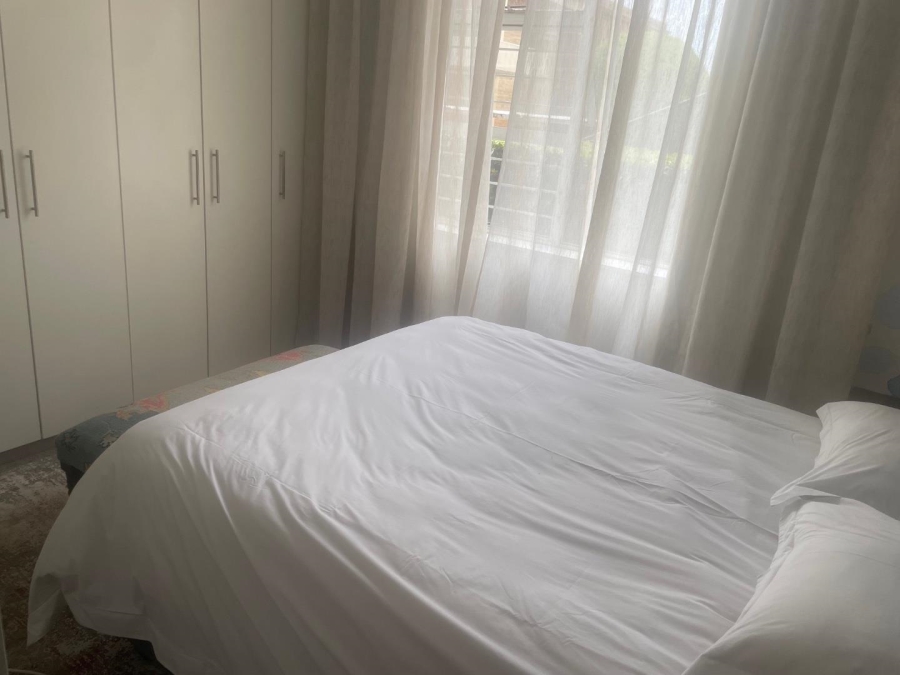 To Let 2 Bedroom Property for Rent in Illovo Gauteng