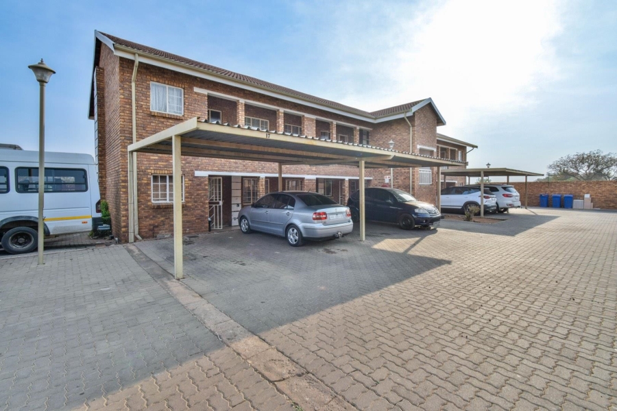 2 Bedroom Property for Sale in West Park Gauteng