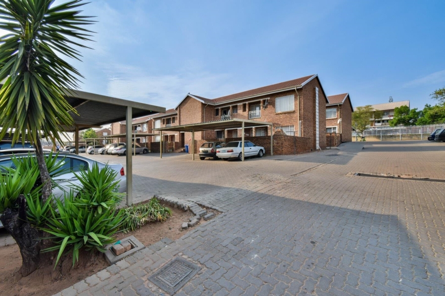 2 Bedroom Property for Sale in West Park Gauteng