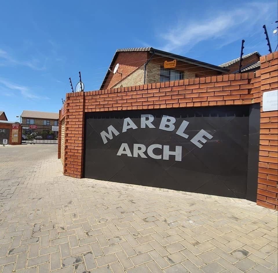 2 Bedroom Property for Sale in Meyersdal Gauteng