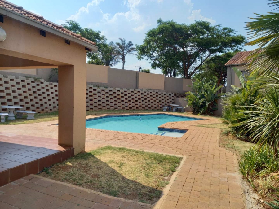 1 Bedroom Property for Sale in Allens Nek Gauteng