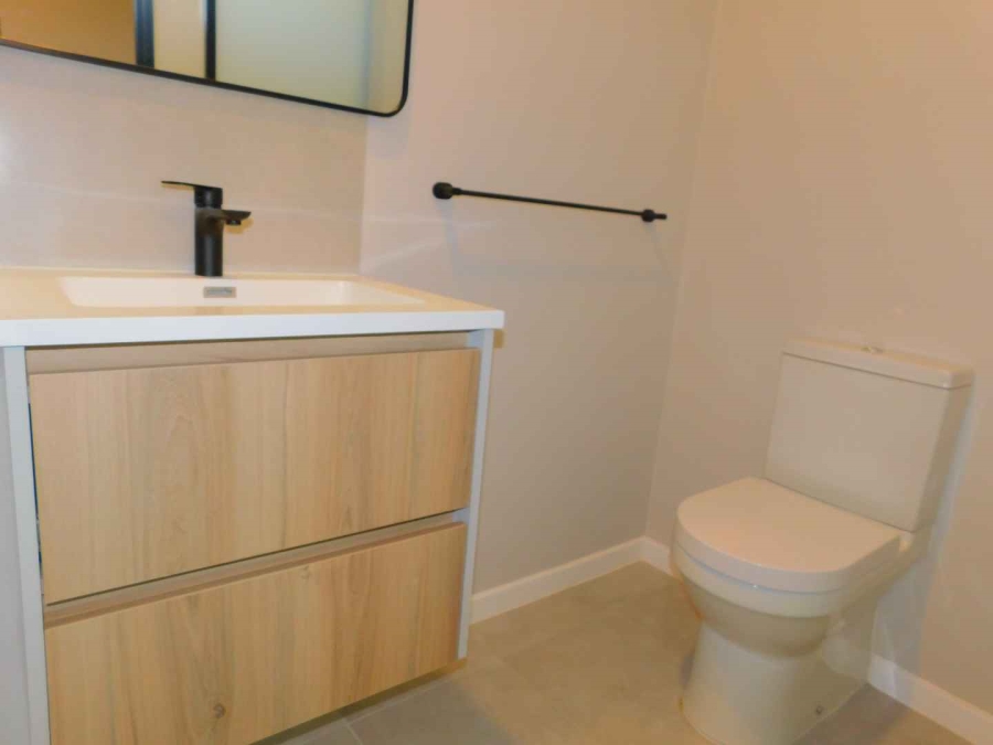 1 Bedroom Property for Sale in Bryanston Gauteng